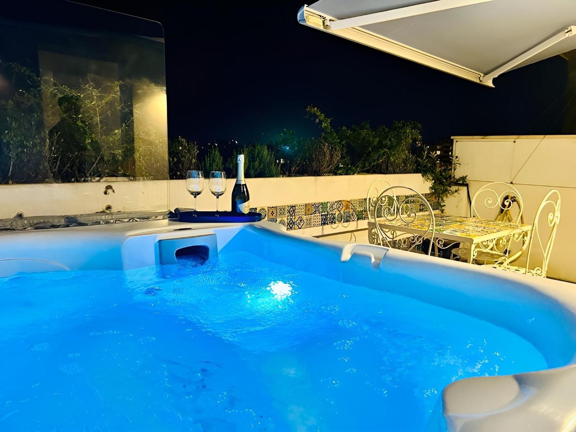 "Bea'S Terrace" - Private Jacuzzi And Panoramic Rooftop In The City Centre カリアリ エクステリア 写真