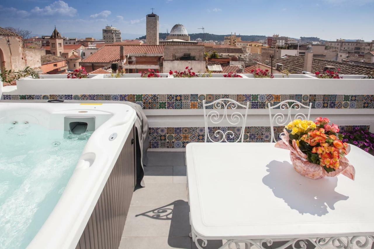 "Bea'S Terrace" - Private Jacuzzi And Panoramic Rooftop In The City Centre カリアリ エクステリア 写真